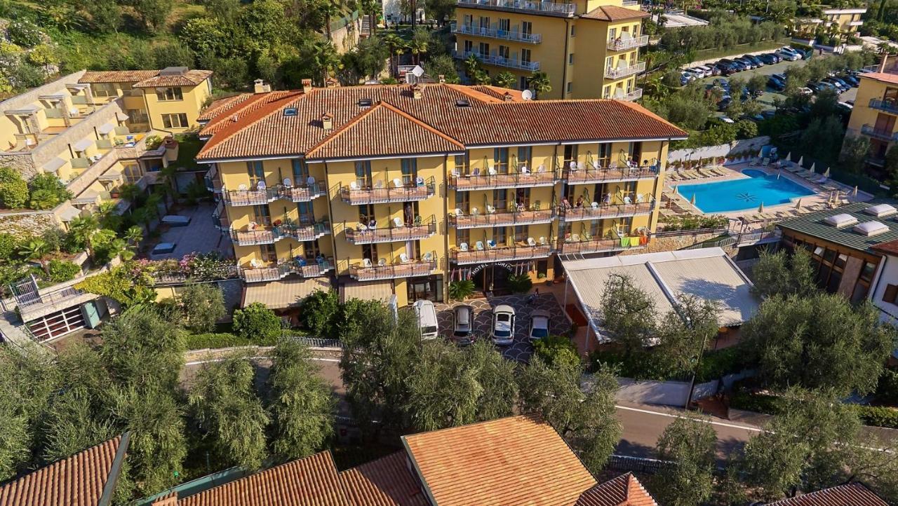 Hotel Florida ลีโมเนซุลการ์ดา ภายนอก รูปภาพ