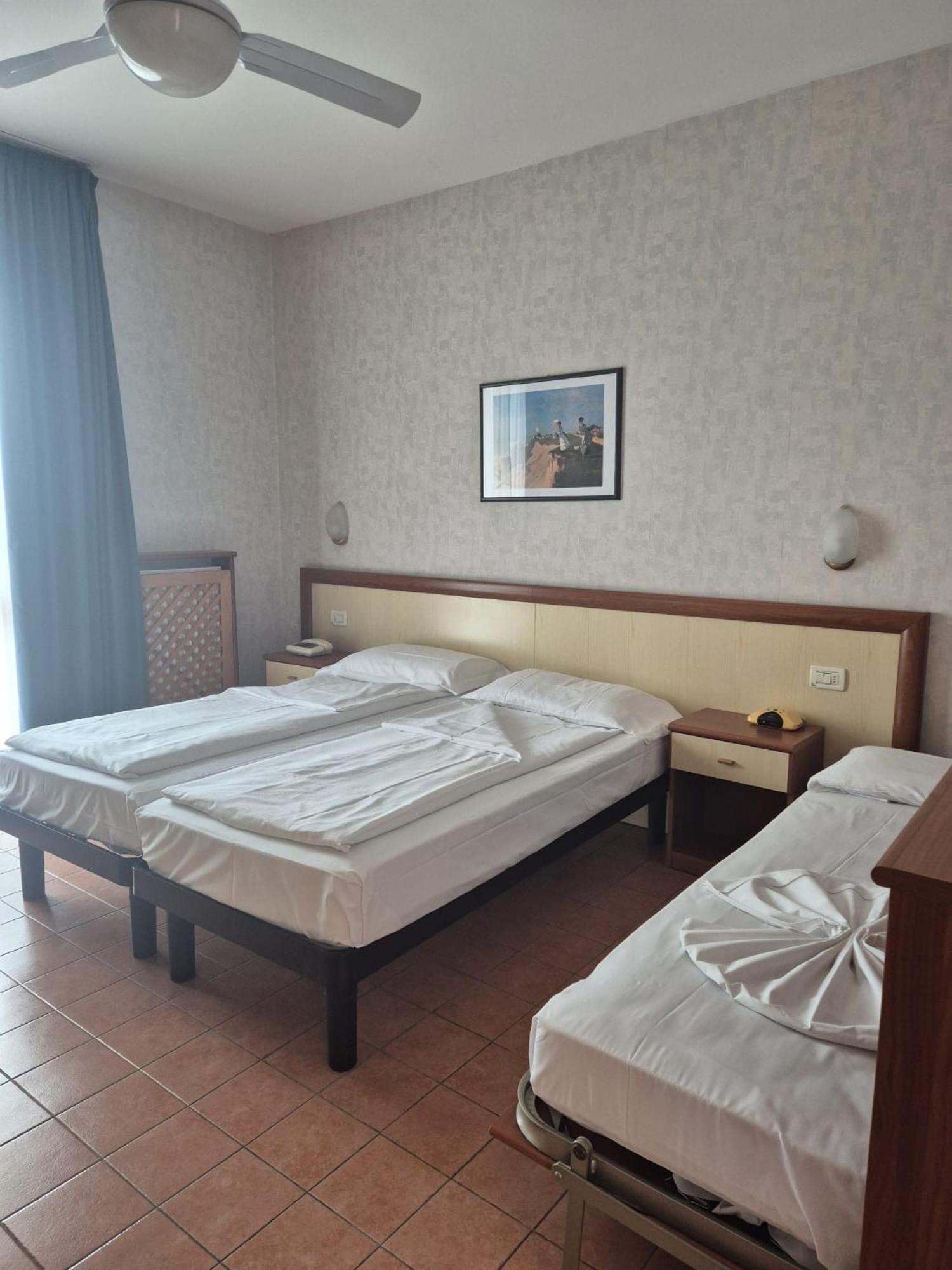Hotel Florida ลีโมเนซุลการ์ดา ภายนอก รูปภาพ