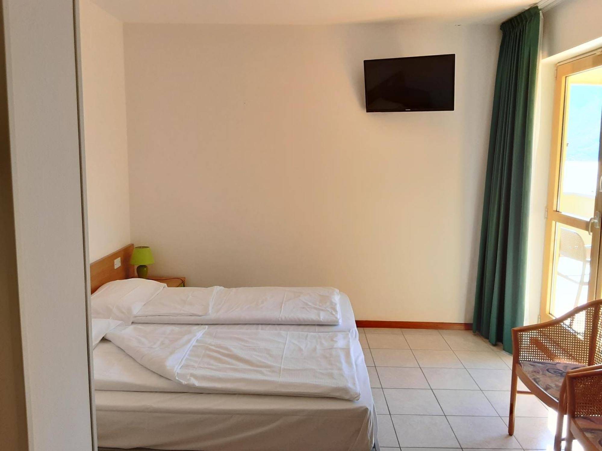 Hotel Florida ลีโมเนซุลการ์ดา ภายนอก รูปภาพ